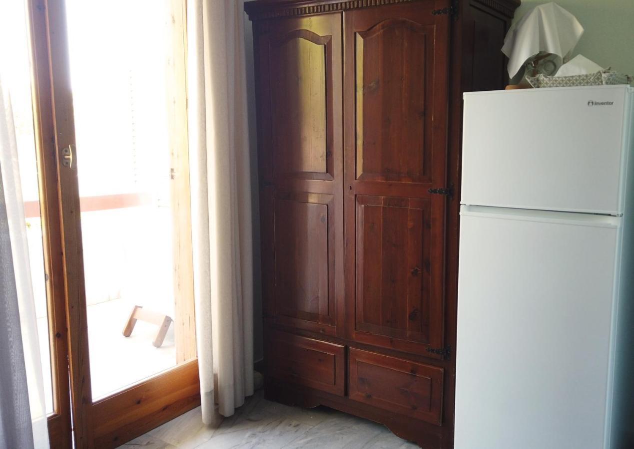 Fistiki Rooms Agia Marina  Ngoại thất bức ảnh